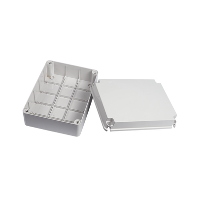 Gabinete de Plástico IP55 (190 X 240 X 95 mm). Protección EMI. Para Instalaciones Comerciales, Residenciales e Industriales. Incluye Tornillería para su Tapa. 